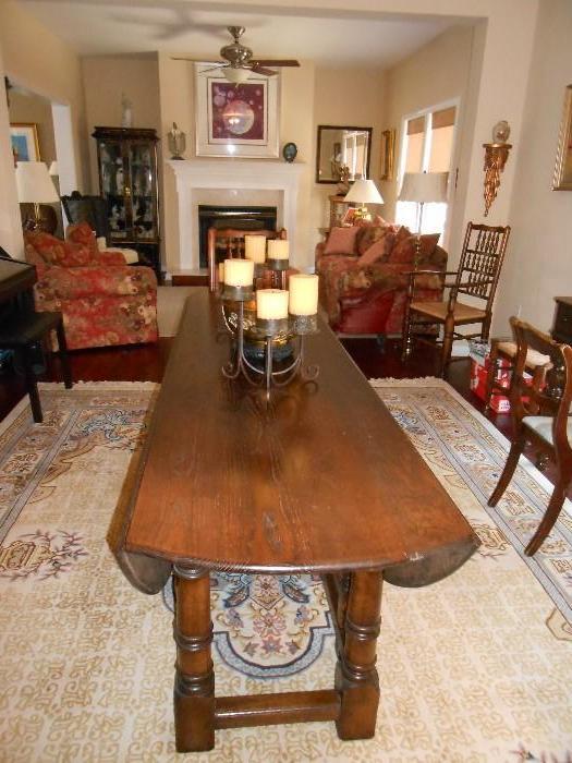 Drop-leaf dining room table w/eight chairs