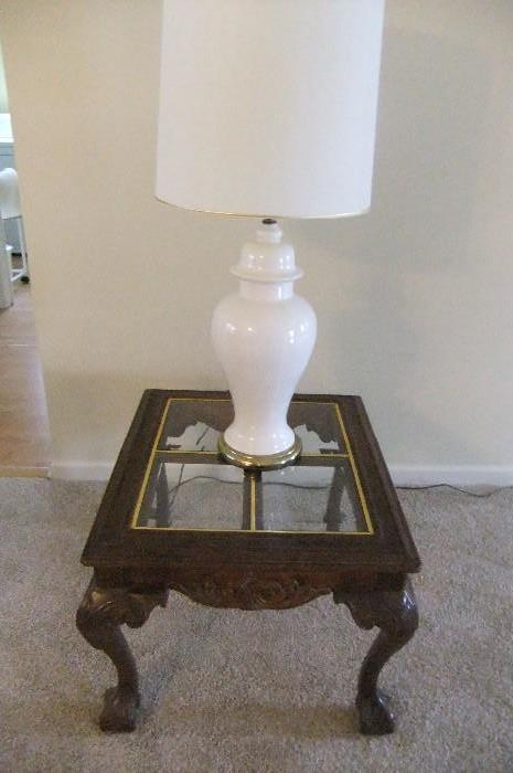End Table w/Tall Lamp