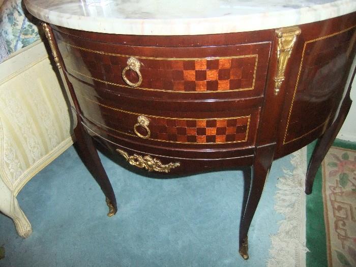 Lovely Curved front Marble Top End Tables w/Gilt Accents