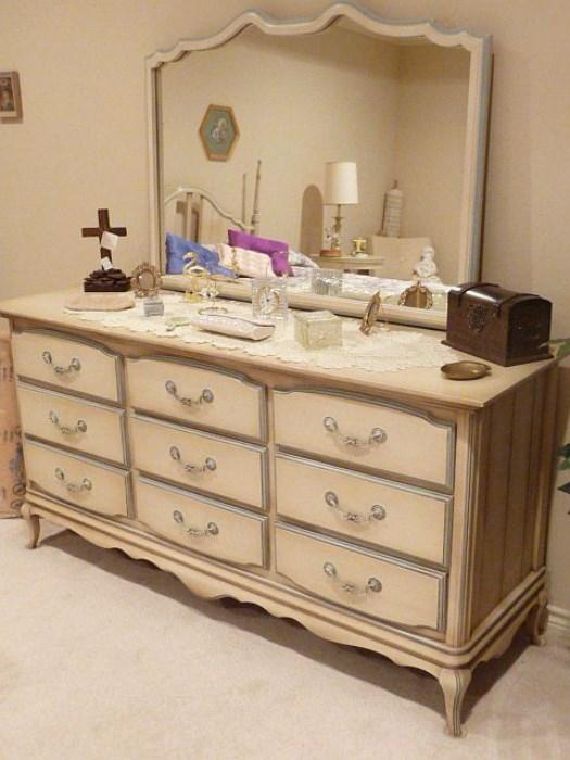 HOOKER FURN 9 DRAWER DRESSER with MIRROR ~ COTTAGE CHIC IVORY with BLUE ACCENTS