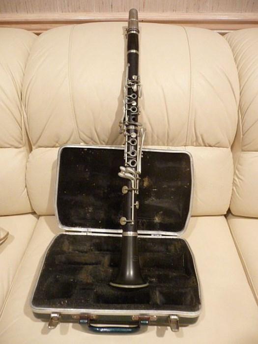 VINTAGE CLARINET with CASE 