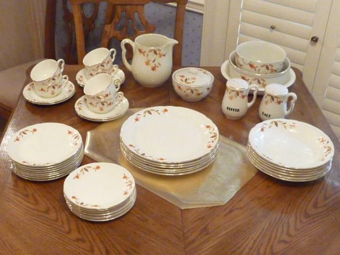 HALL AUTUMN LEAF MARY DUNBAR SERVICE for 6 ~ 5 PIECE PLACE SETTING with SERVING ACCESSORIES