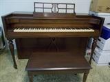 LESTER Piano w/ Bench