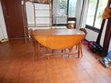 BEAUTIFUL DROP LEAF HARD ROCK MAPLE TABLE AND 2 CHAIRS OF MAPLE