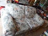 FLORAL LOVESEAT