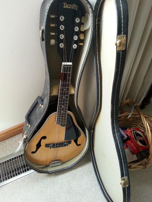 Bently Mandolin