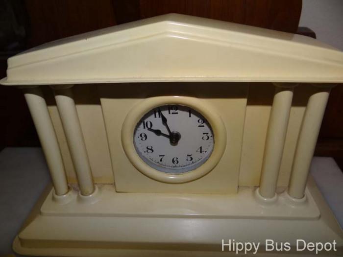 Vintage Lux Clock, Cream bakelite
