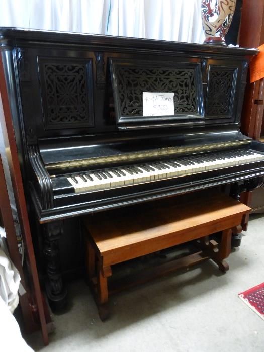Hardman piano $400 or best offer ! must sell!