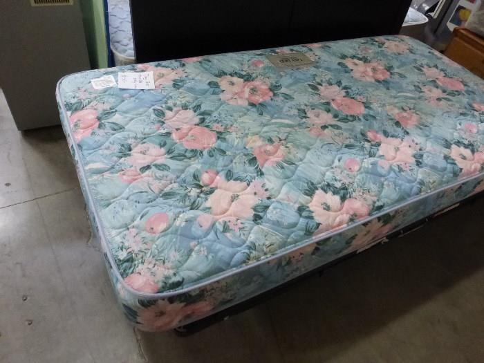 Trundle bed $50