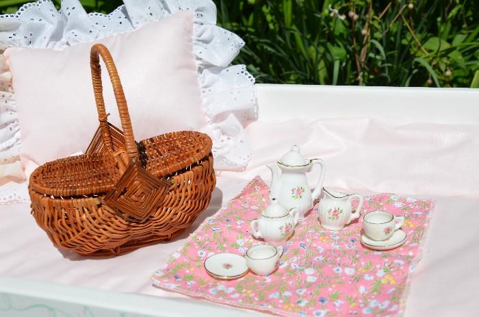 Sweet picnic baskets with tea service. Scale for 18" dolls. $5.00