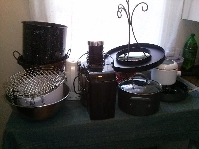 Various Culinary Pots/Pans