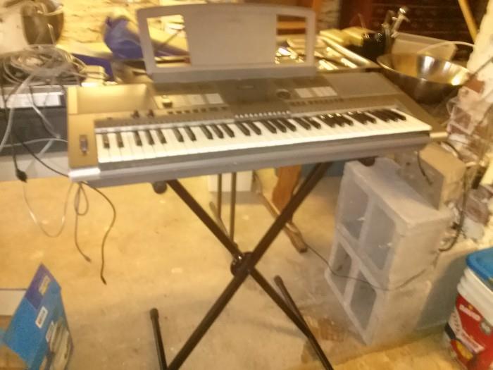 Electric Keyboard on stand