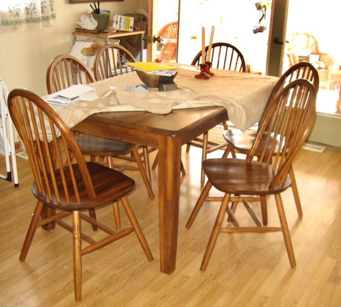 Wood kitchen table w/6 chairs