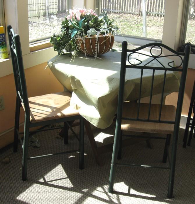 Kitchenette table & chairs