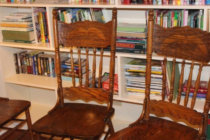 Set of oak chairs