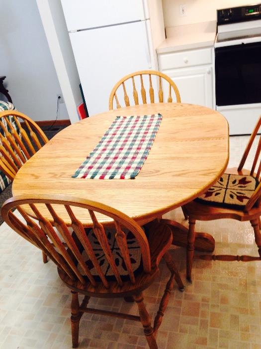 OAK DINNING TABLE, CHAIRS