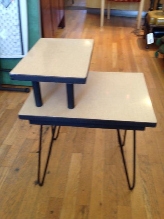 Small hairpin leg step table