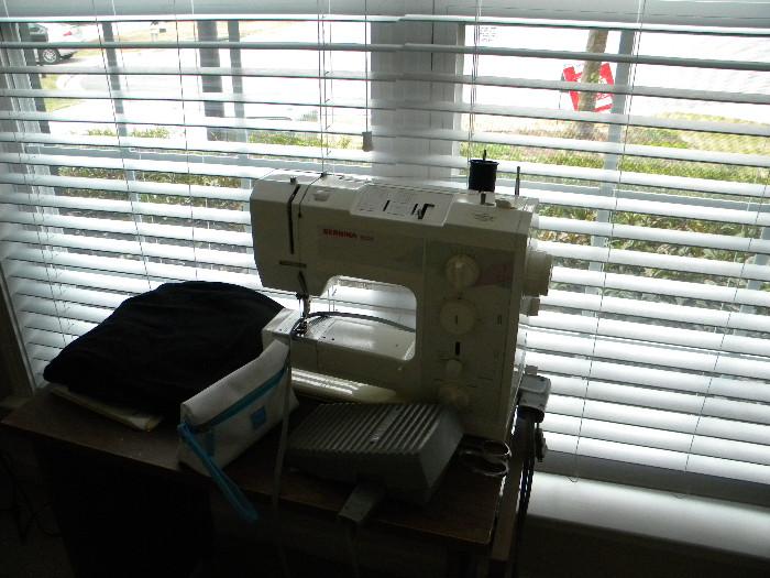 Bernina 1008 Sewing machine 