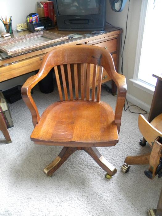 Vintage/Antique Large Banker Style Desk Chair