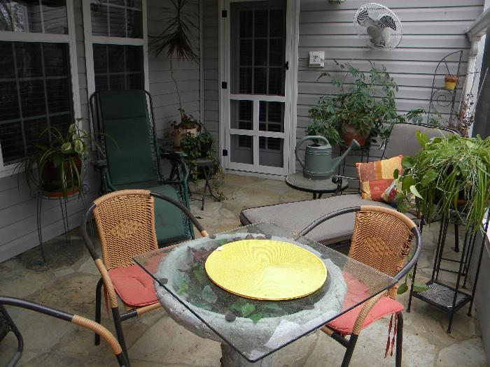 Outdoor Furnishings and Decor