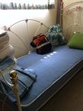 iron daybed