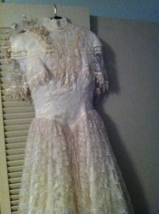                               1 of 2 wedding dresses