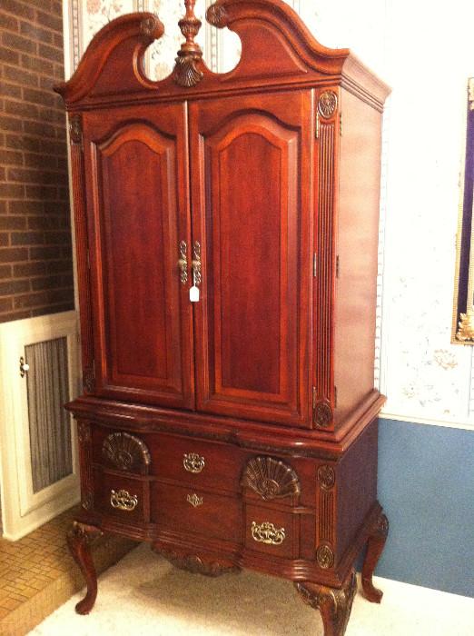                           TV armoire with 2 drawers