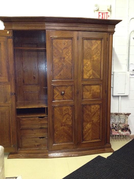 8ft Armoire