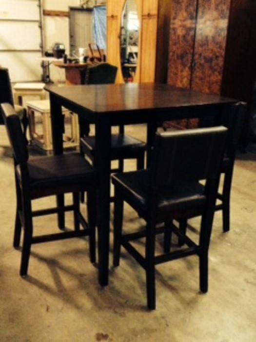 Counterheight dining table with 4 chairs