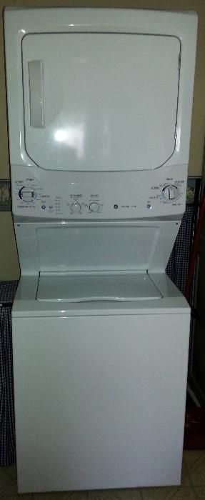 Stacking washer dryer