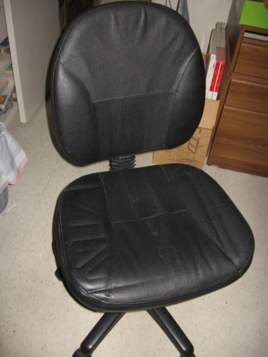 black leather office chair no rips or tears