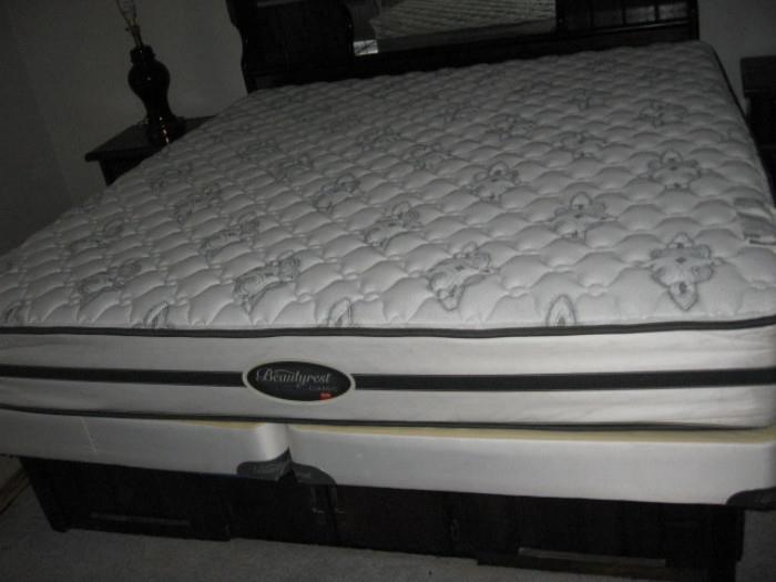 king-size Beauty rest classic extra firm mattress and box spring three months old never slept on