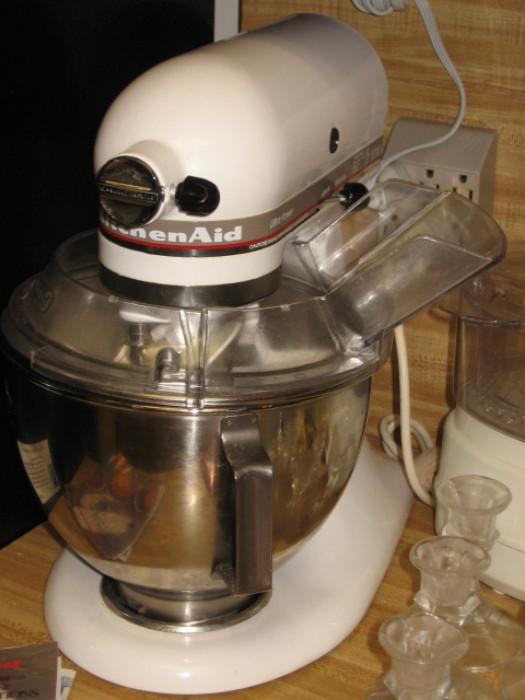 kitchen aid mixer with all attachments