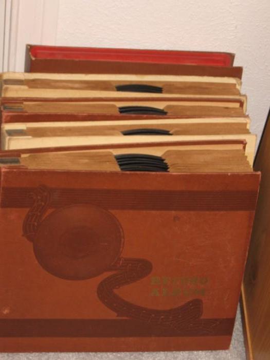 1930s and 40s 78 RPM records in albums with sleeves