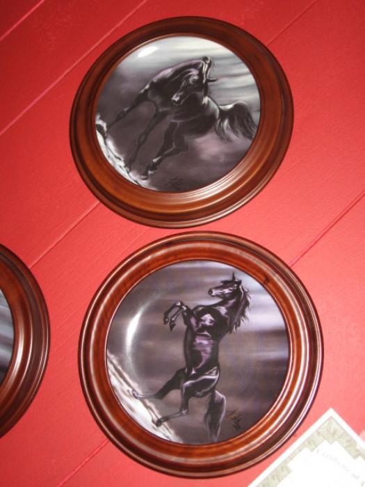 4 wild stallion plates with certificates 'Unbridled Majesty' collection