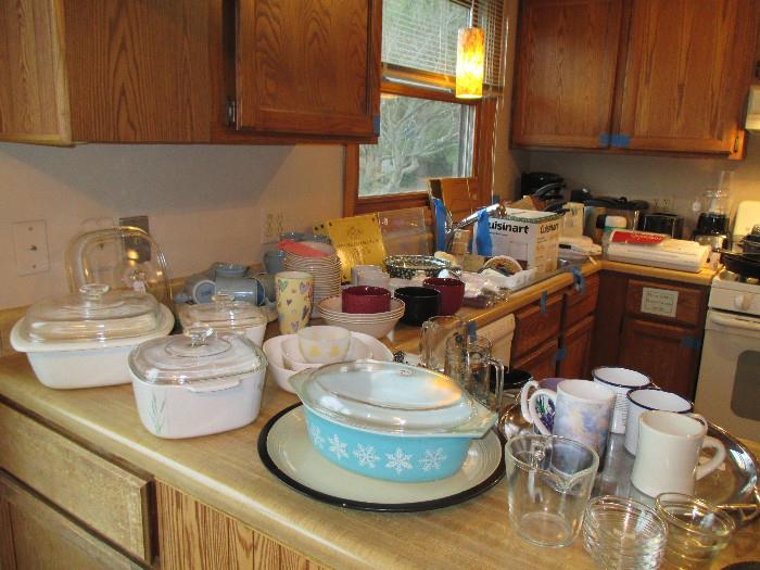 Baking dishes, kitchen miscellaneous