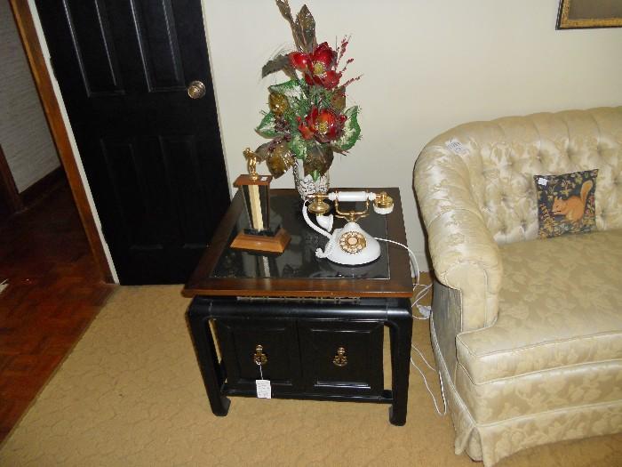 Oriental style end table (matching coffee table on another picture)