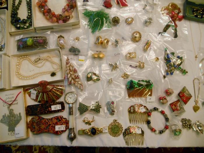 Ladies Jewelry and Brooches – Many more items available that are not pictured