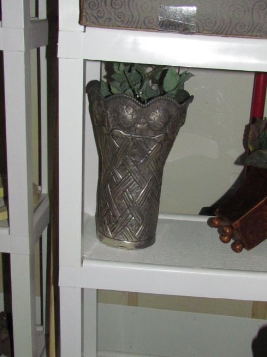 vases and other decorative items