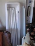 Flourescent Light Fixture and Lights