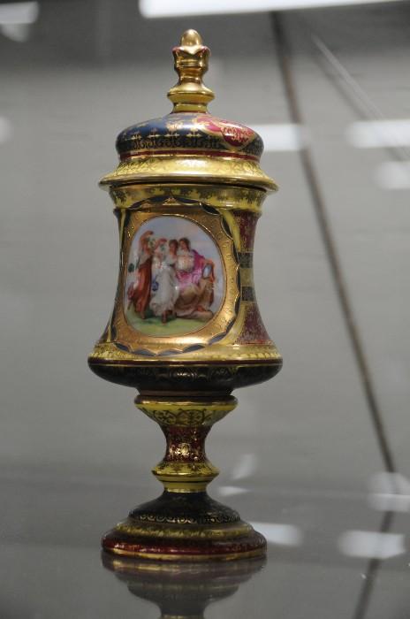 Small Vienna porcelain urn