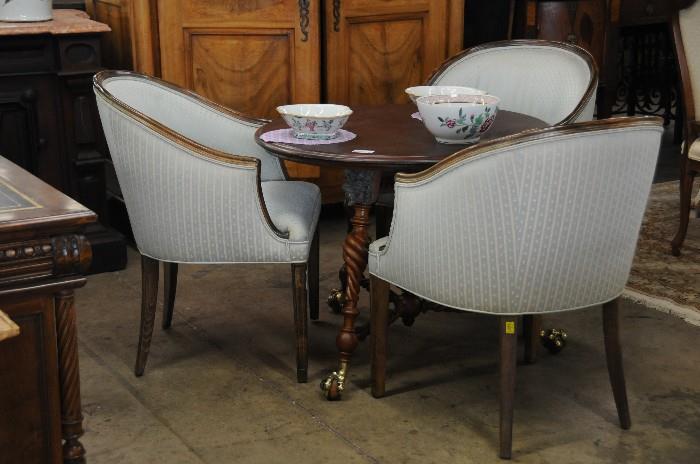 English occasional table and upholstered chairs