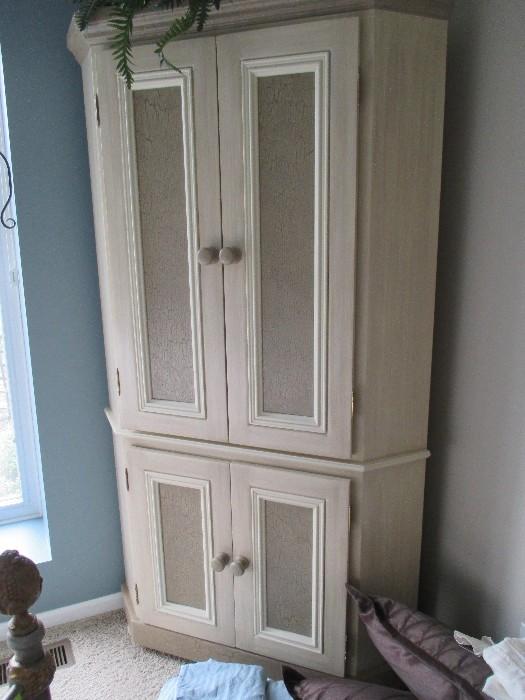 Very nice corner cabinet