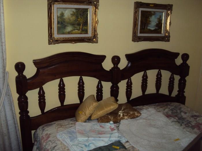Link-Taylor double bed w/ head and footboard