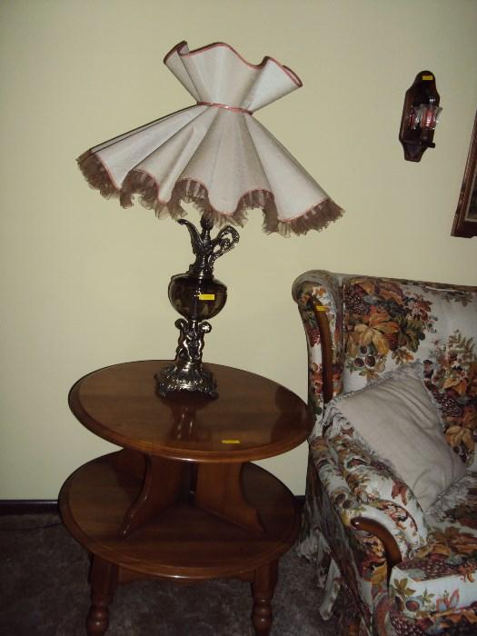 Lovely lamp and table