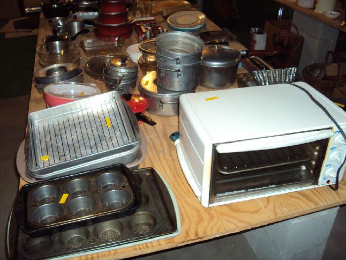 Toaster oven, muffin pans, Club saucepan set