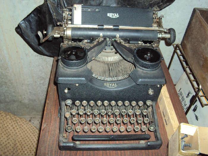 Vintage Royal manual typewriter
