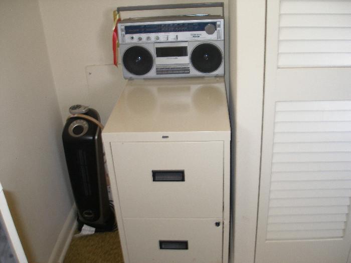 filoe cabinet heater, radio