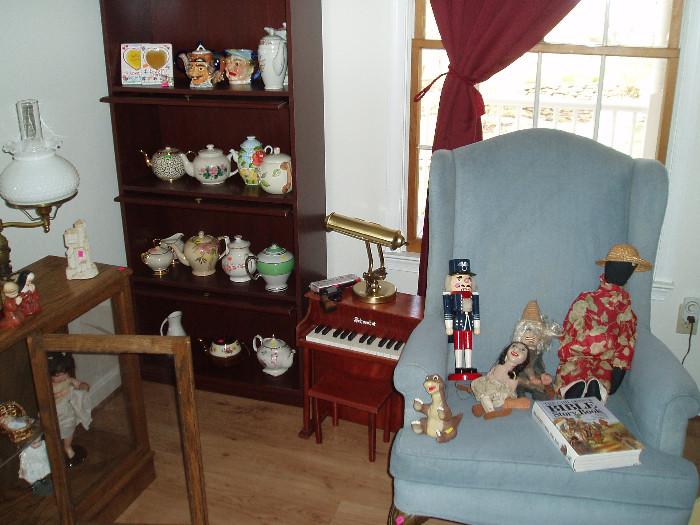 teapots, dolls, lamps, sitting chairs, child's piano