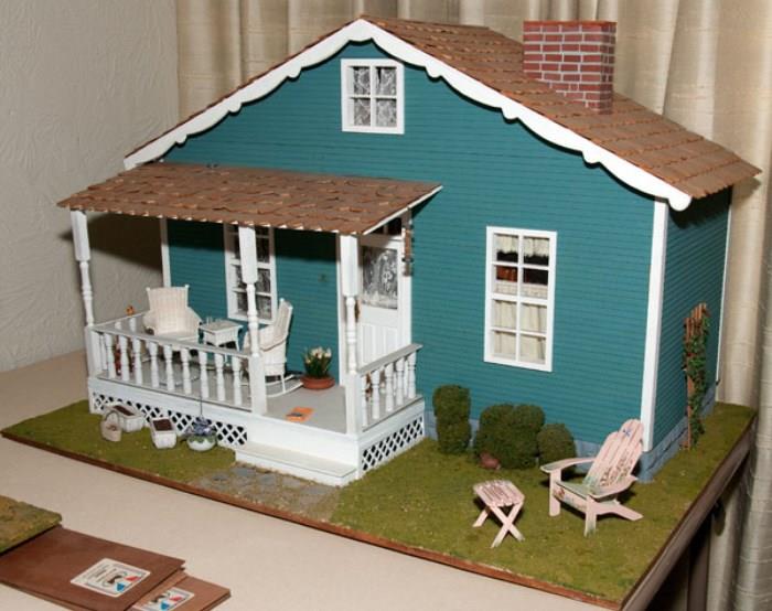 Miniature: Covered Porch House